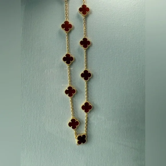 Red Clover Necklace Jewelry - Picture 13 of 17
